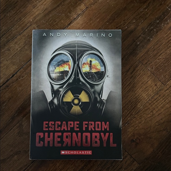 🪷 5/$10 🪷 Scholastic's Escape from Chernobyl - Black and Red Cover - Picture 1 of 3